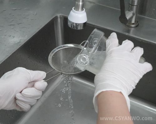 燕碎和小燕条泡发中途更换水